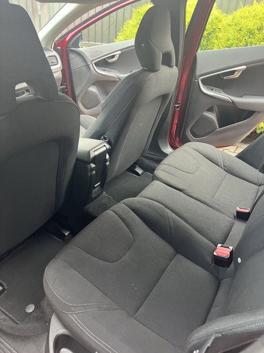 Volvo v40  D2 anul 2014