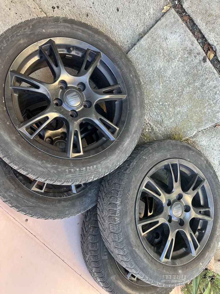 Set 4 jante aluminiu + anvelope de iarnă Pirelli 205/55 R 16 Seat Leon