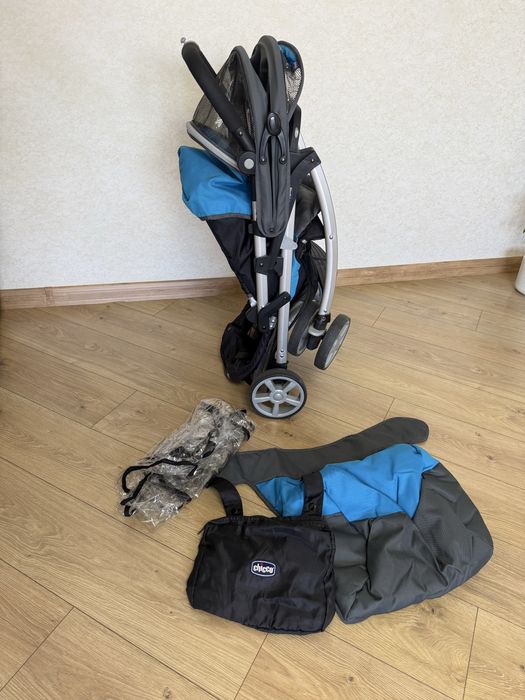 Коляска бренда Chicco