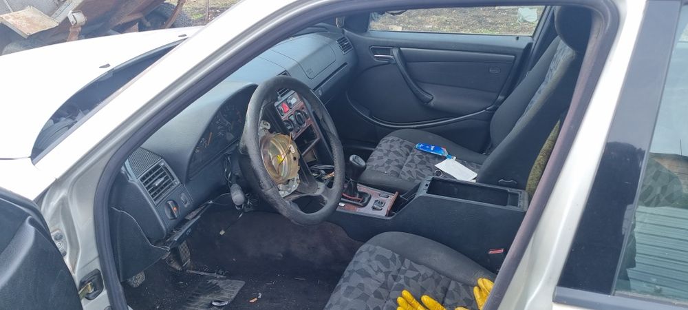 Мерцедес ц220цди 102 конски сили 1999г на части!.