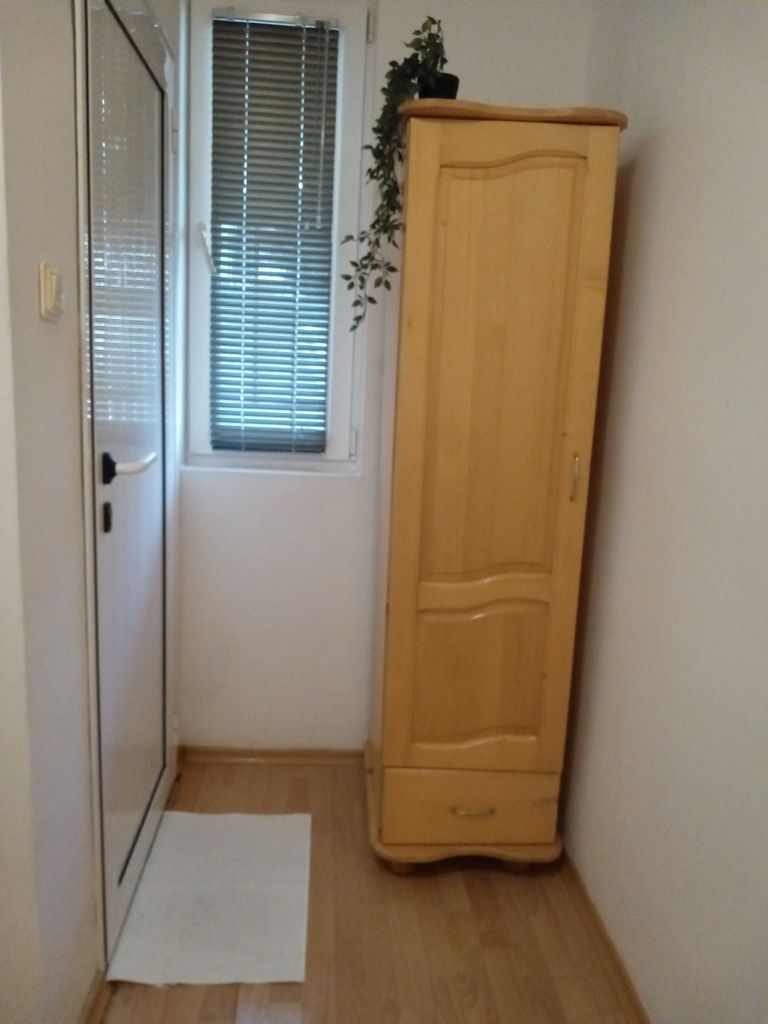 Дава се под наем Ателие в Бургас, Възраждане - 15 кв.м за 137.7 € - Снимка #1