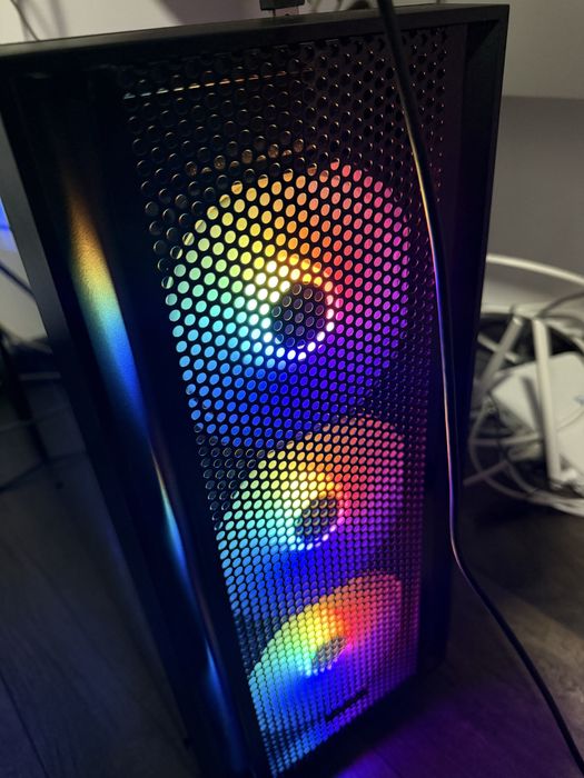 Почти Нов Геймърски Компютър с RTX 4060 TI и Ryzen 5 5500