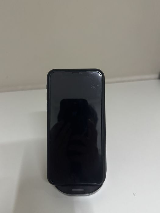 Телефон iPhone XR