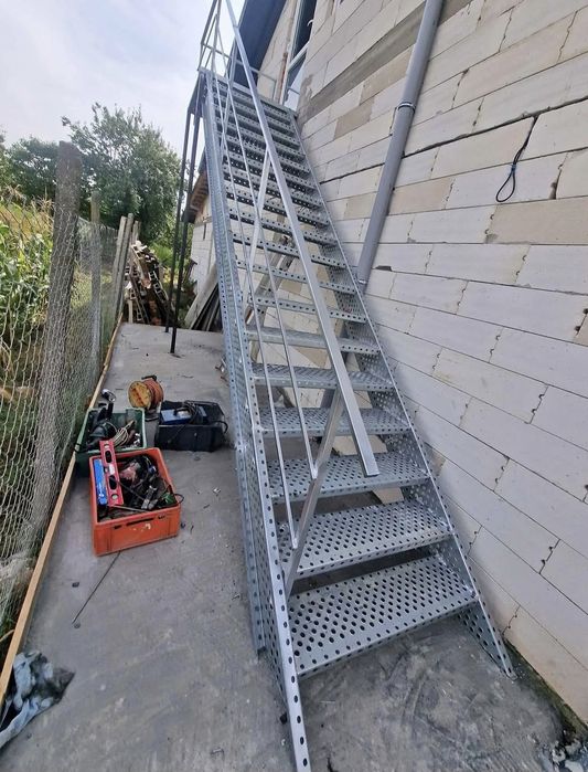 Scara metalica zincată