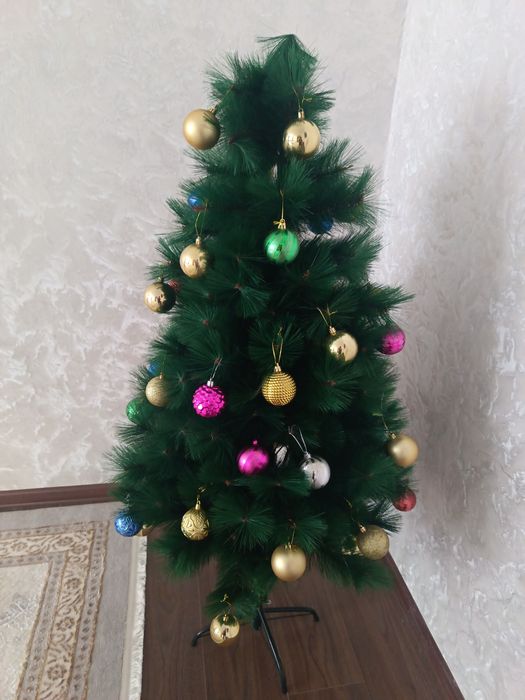 Суний ёлка 1.50м сотилади!