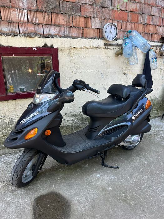 Vând scuter 125 Kymco