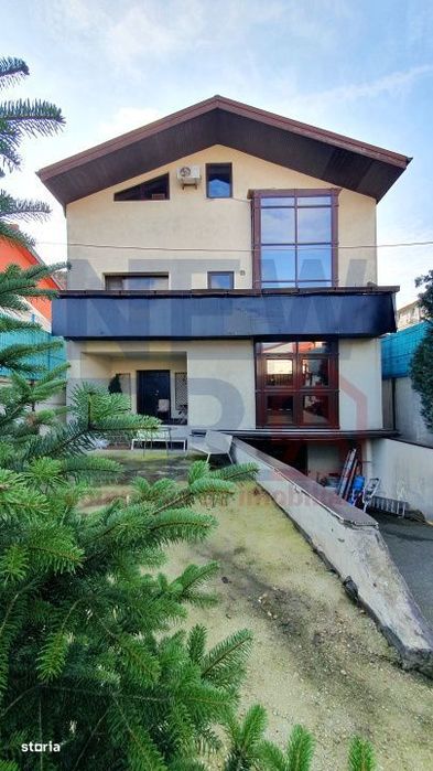 Casa de VANZARE in sector 5 Str. Antiaeriana resedinta sau after schoo