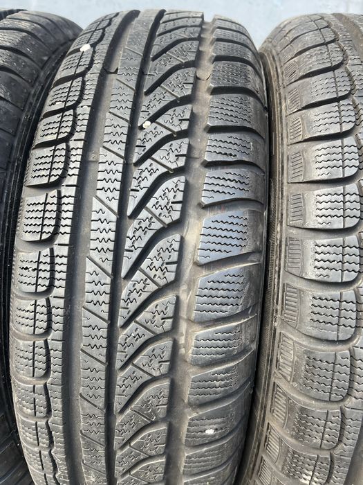 4 бр. зимни гуми 175/65/14 Dunlop 7 mm DOT 2011