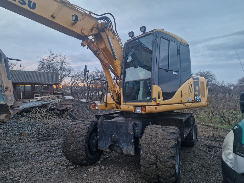 Excavator Komatsu pneuri 16.5 tone