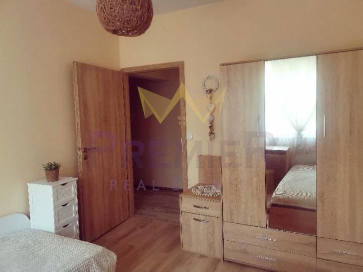 Дава се под наем Четиристаен апартамент в Варна, Цветен квартал - 100 кв.м за 612 € - Снимка #6