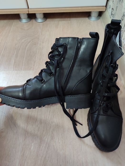 Ботинки новые 39 размер