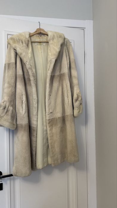 Продам норковую шубу