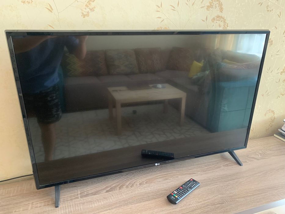 Телевизор LG 43LM5700PLA