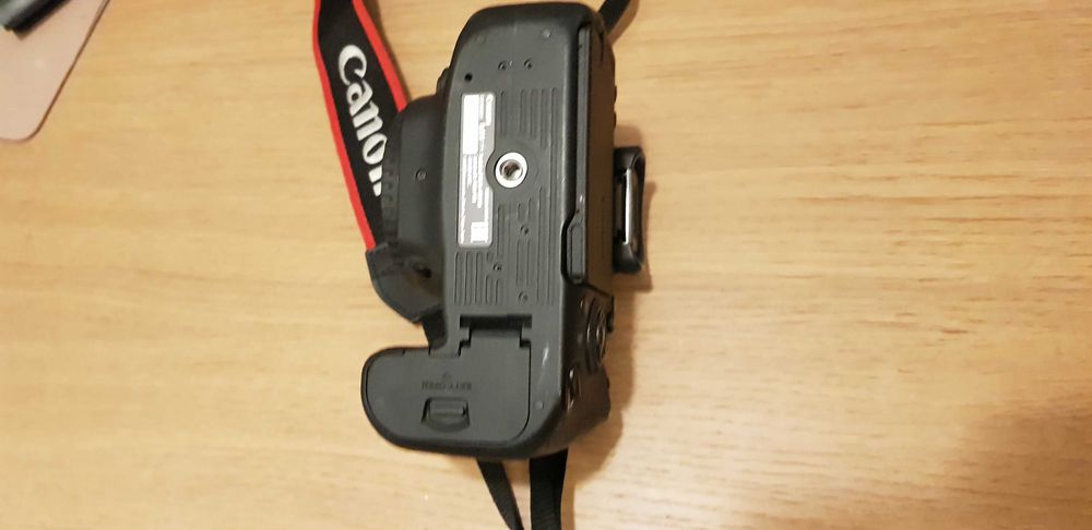 DSLR Canon eos 90D