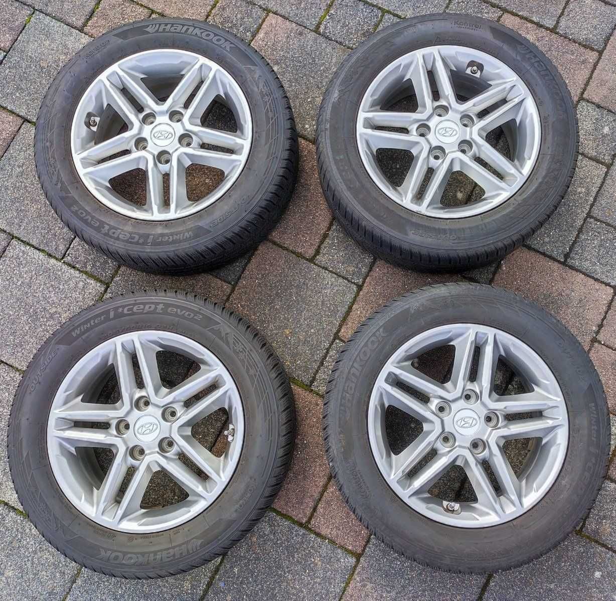 Jante 16" Hyundai Kona Anvelope iarna Hankook 205 60 R16 senzori 16