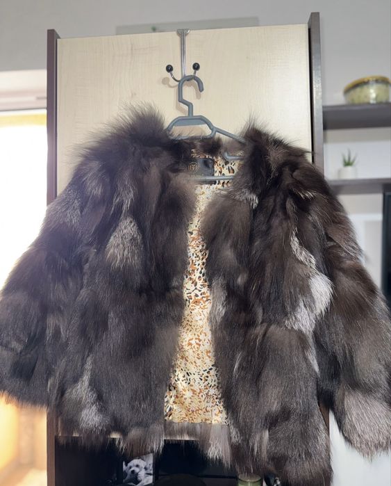 Geaca de blana scurta