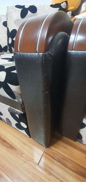 Set canapea extensibila si 2 fotolii