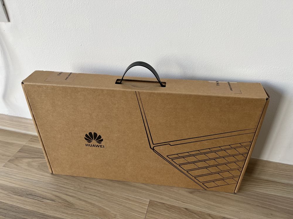 Vand laptop Huawei sigilat