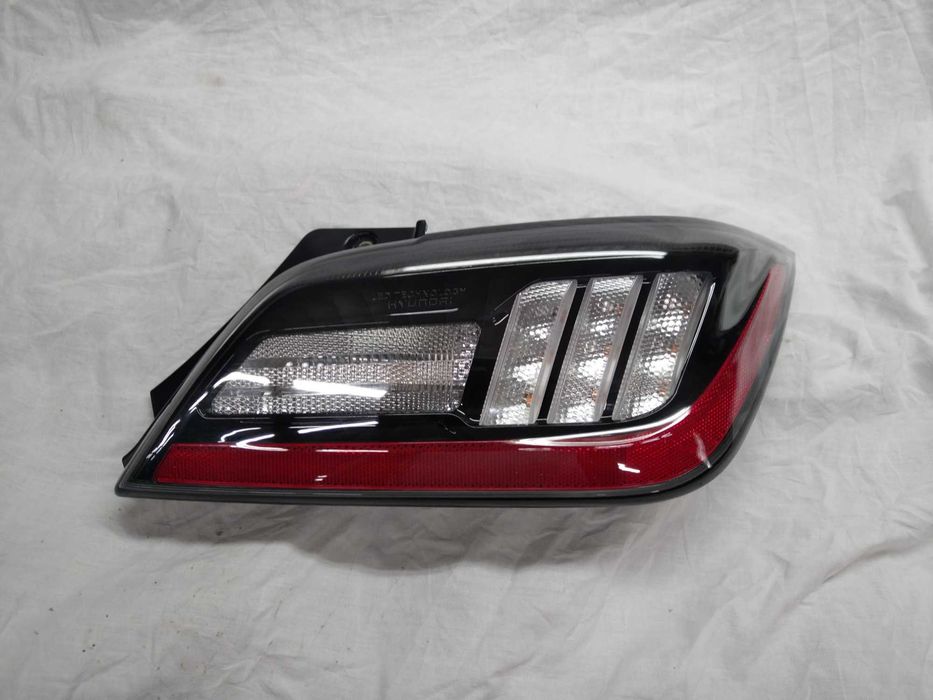 Стоп мигач десен HYUNDAI KONA MK1 оригинален 92406J9600