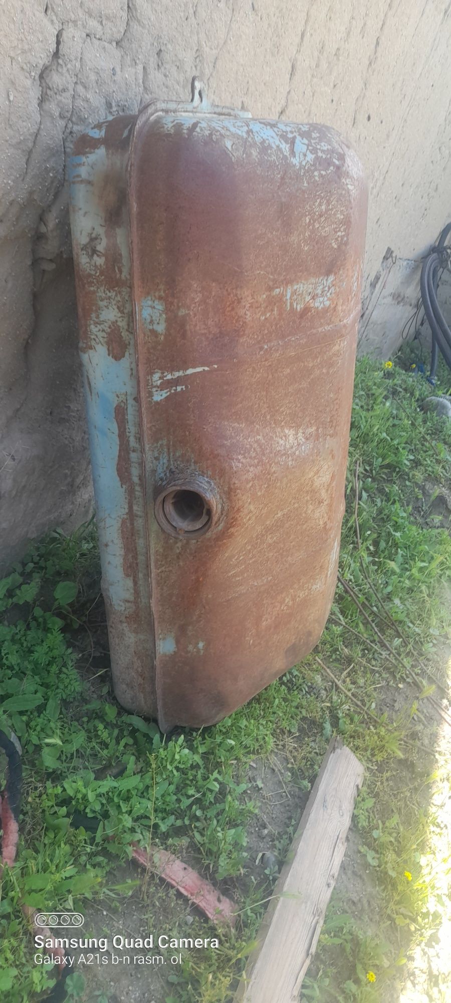 Traktor baki - DT75 avtokran dizel altay va shunga o'xshash maxsus tex