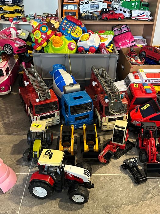 Jucari in stare foarte buna Bruder/Cars/Barbie