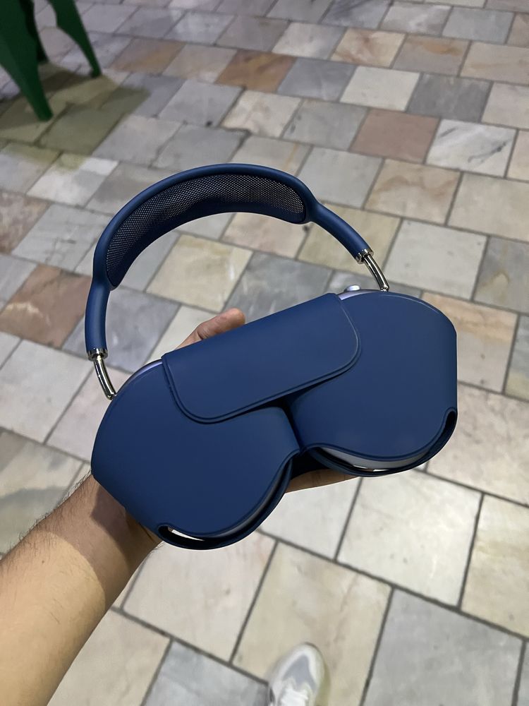 AirPodsMax. ideal