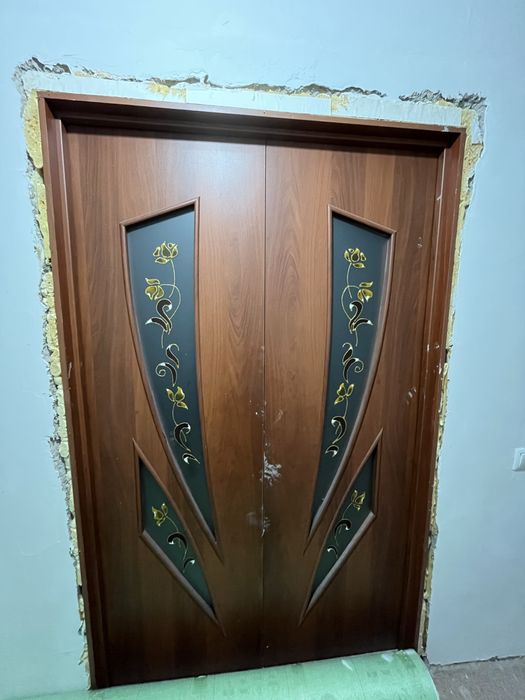 Продам межкомнатные двери по 5000