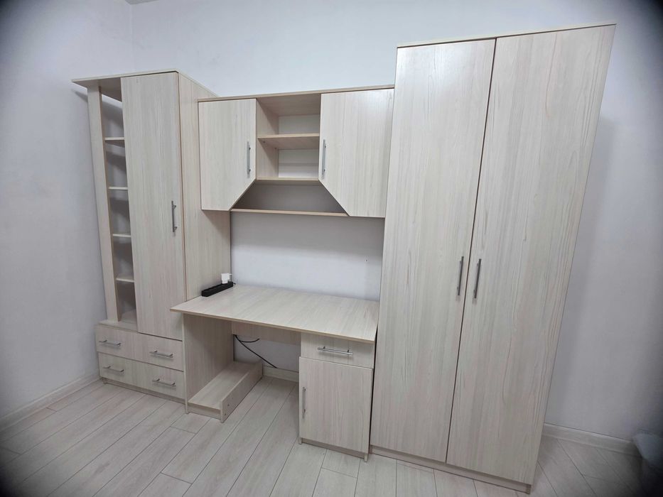 Шкаф с компьютерным столом