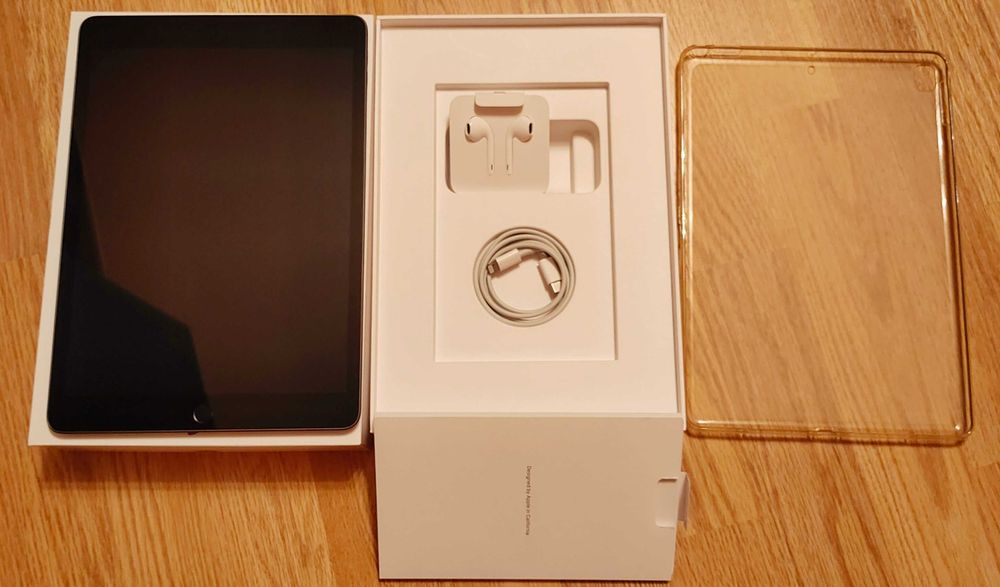 iPad 9 64GB Space Gray, WiFi, model A2602 + husa silicon + casti Apple