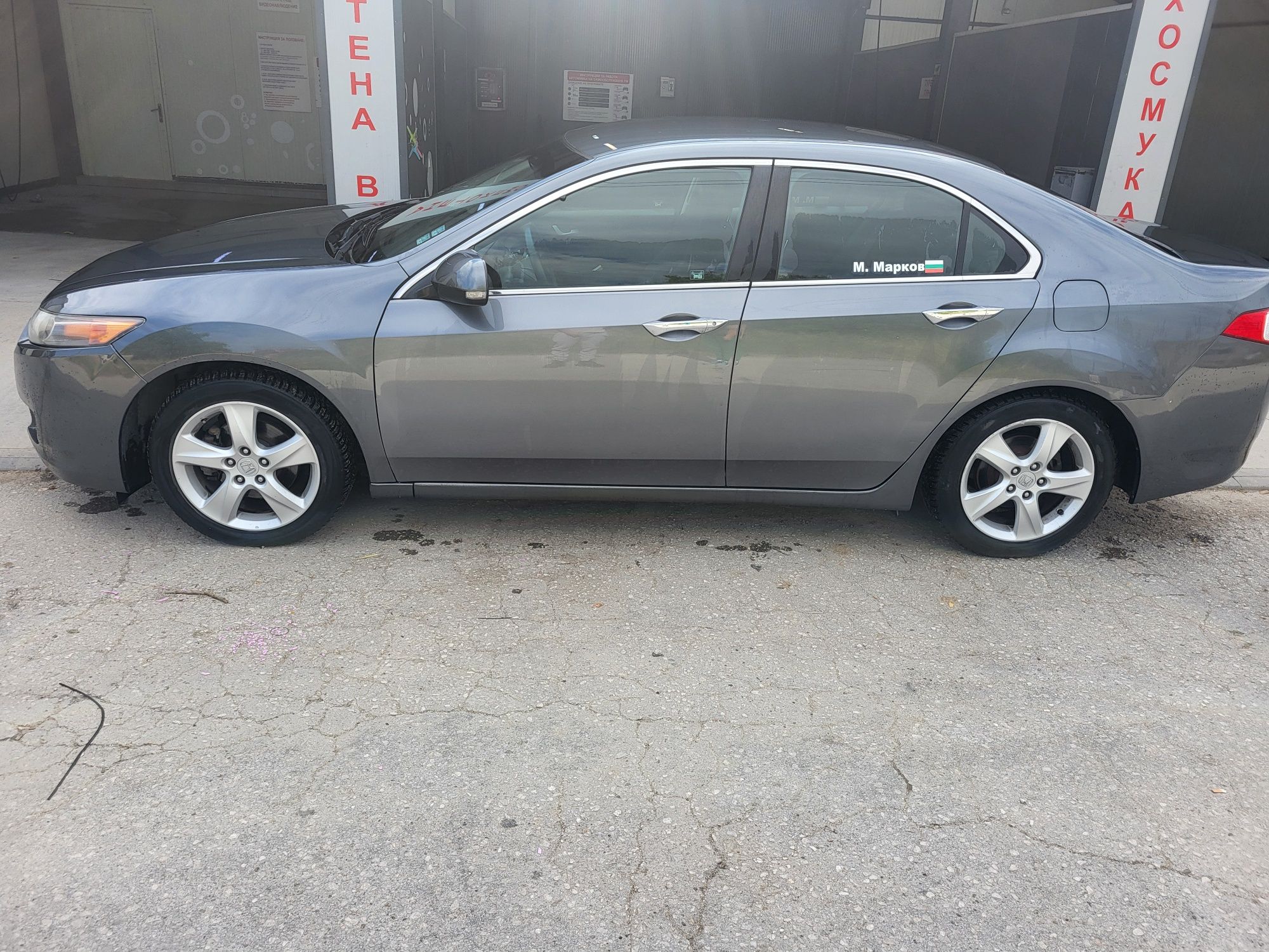 Продавам Honda Accord