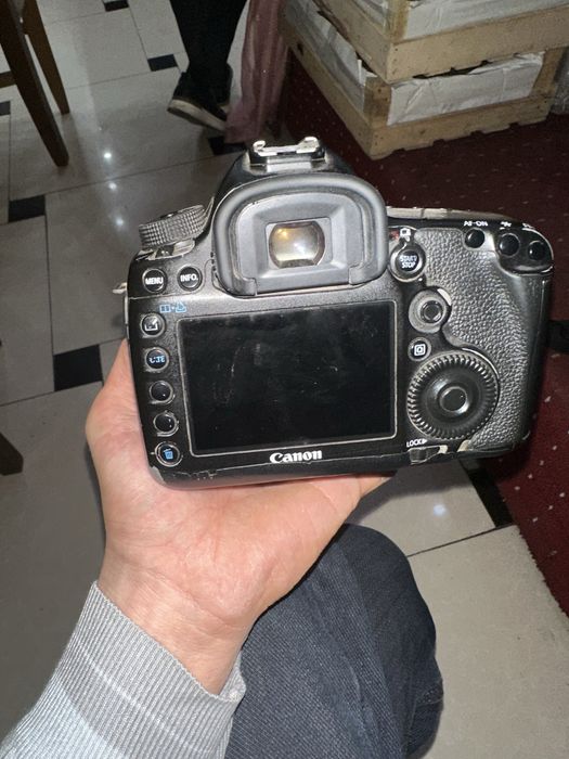 Canon mark 3 xolati yaxshi
