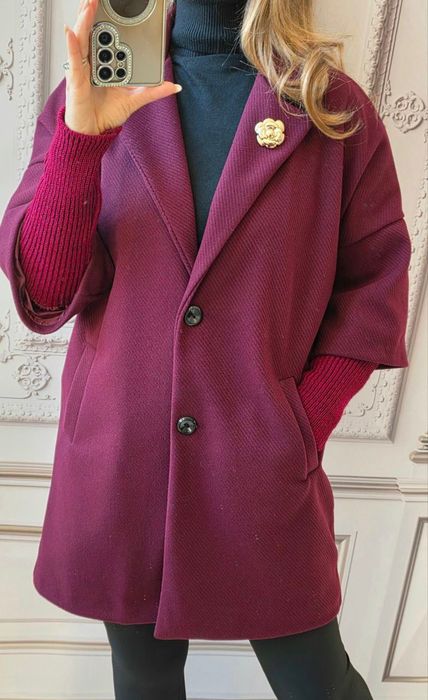 Palton stofă striată, broșă detașabila