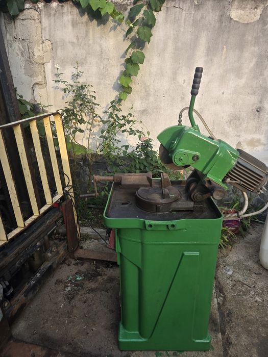 Maaina de debitat fier italiana profesionala,masina de tăiat fier