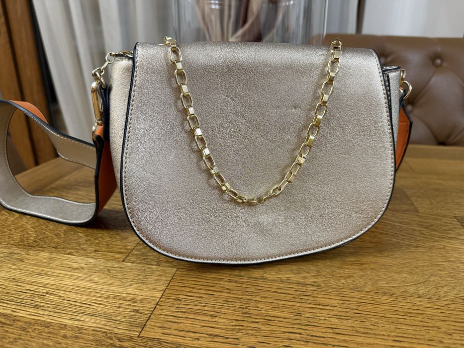 Дамски чанти и раници