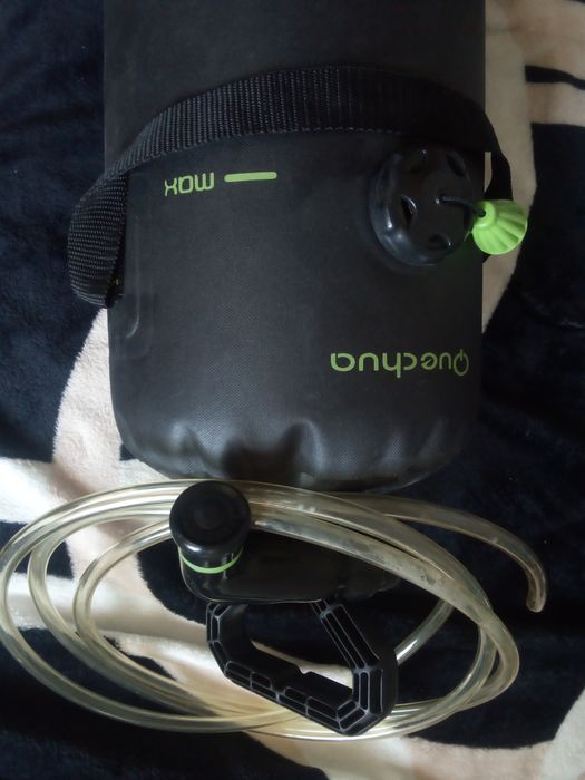 Recipient portabil pentru duș