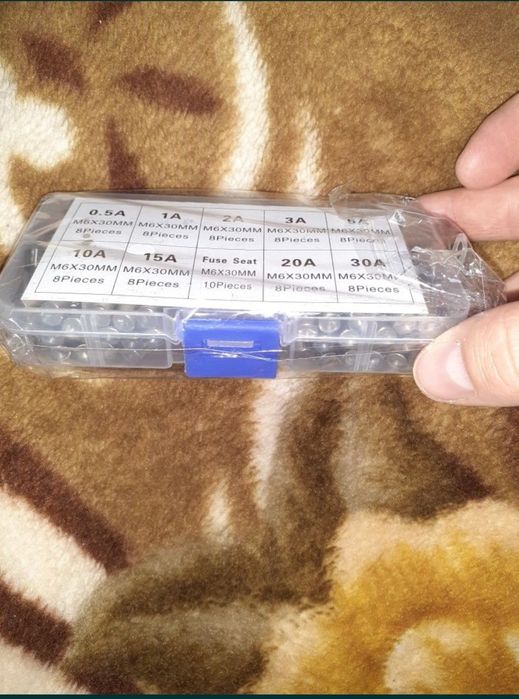 set sigurante cutie completa noua, calitative