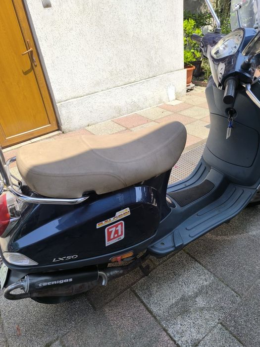 Scuter Vespa LX 50