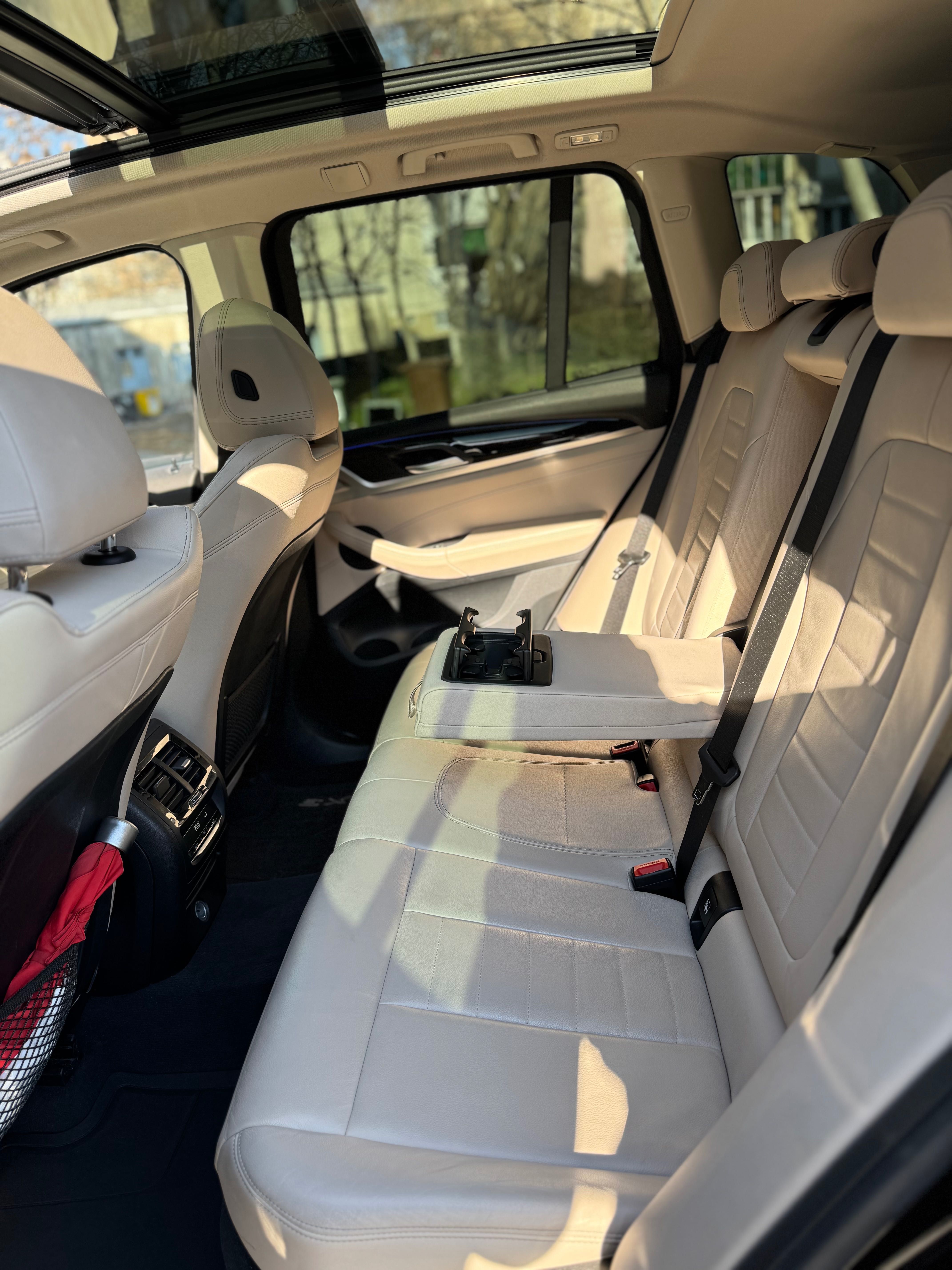 BMW X3 xDrive30i AT Luxury Line