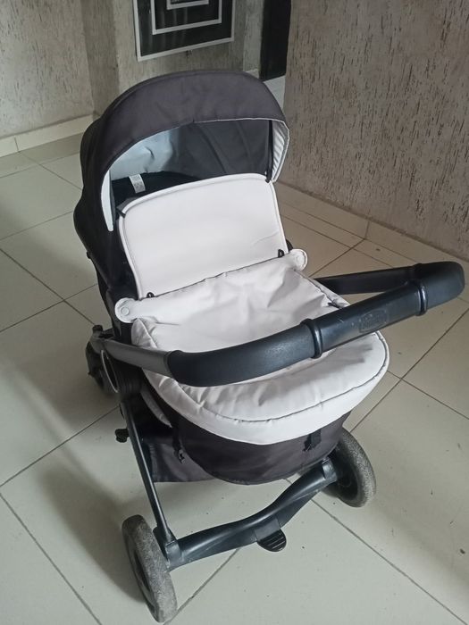 Продам коляску Chicco
