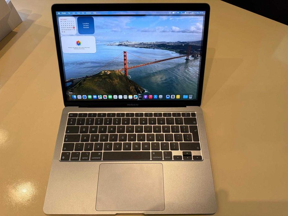 Vand MacBook air M1, ca nou