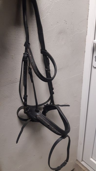 Vând căpăstru din piele