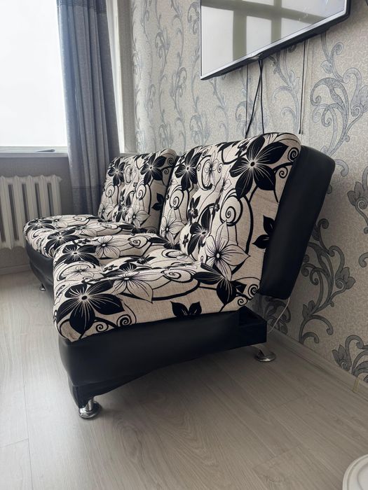 Продам диван и кресла.