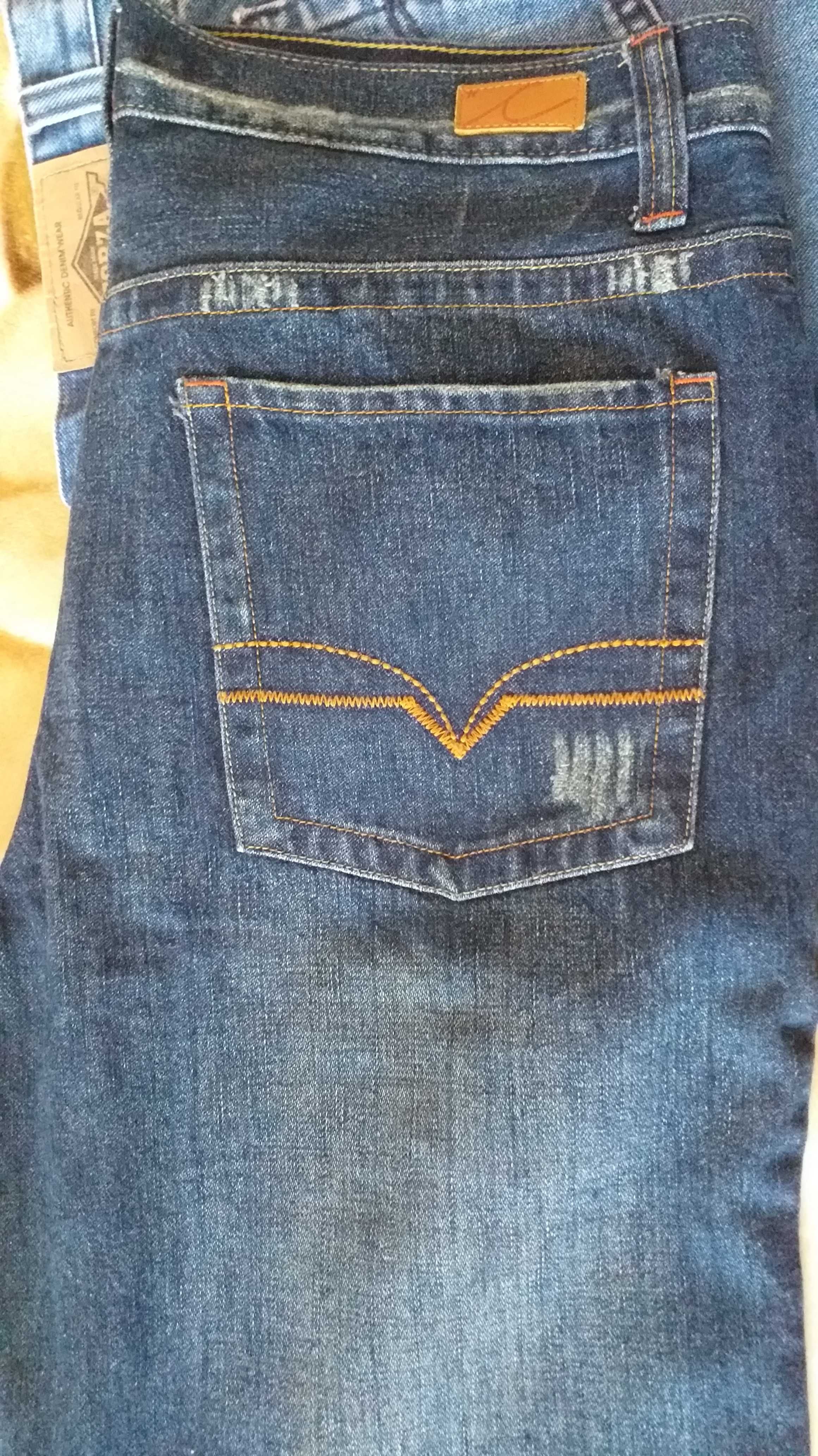 Pantaloni stil Jeans pt barbati