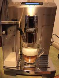 Aparat de cafea DeLonghi PrimaDonna S de Lux Made in Italia