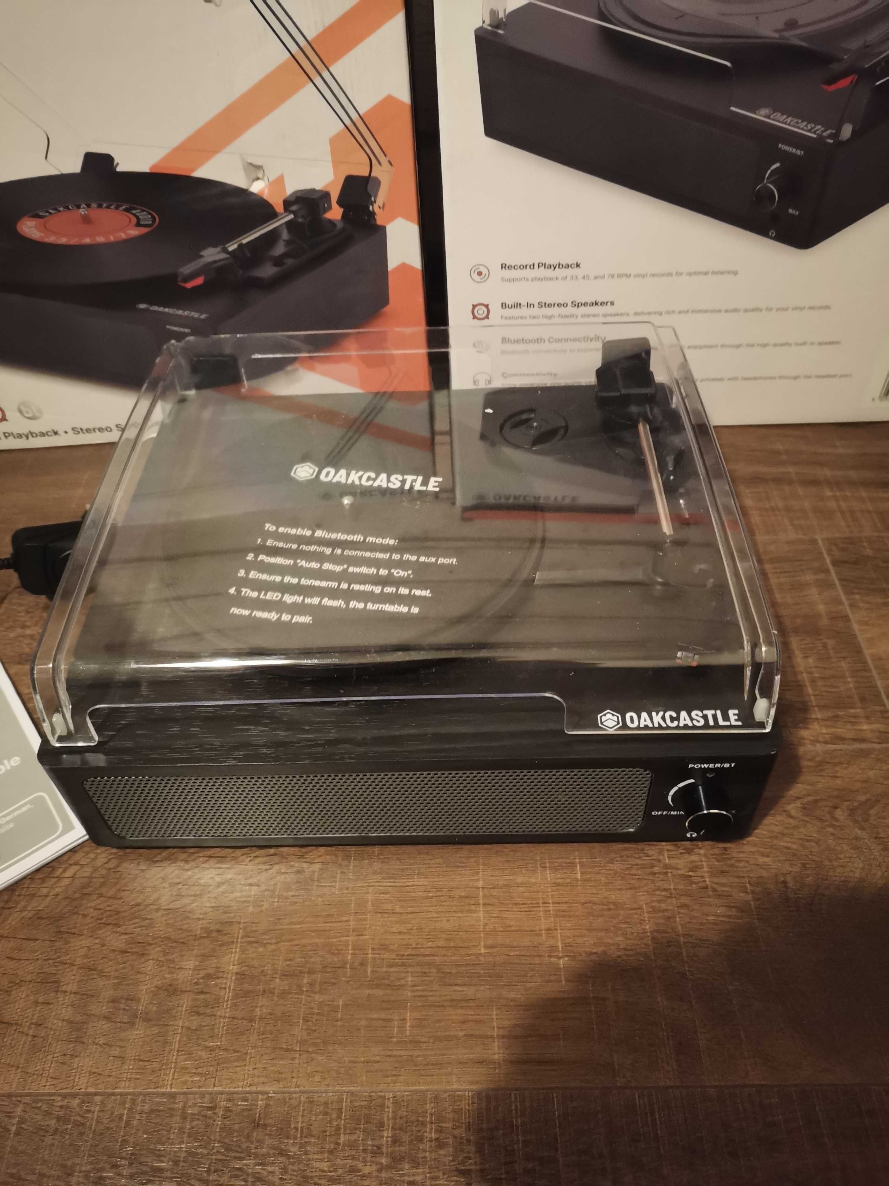 Продавам нов грамофон с говорители и Bluetooth