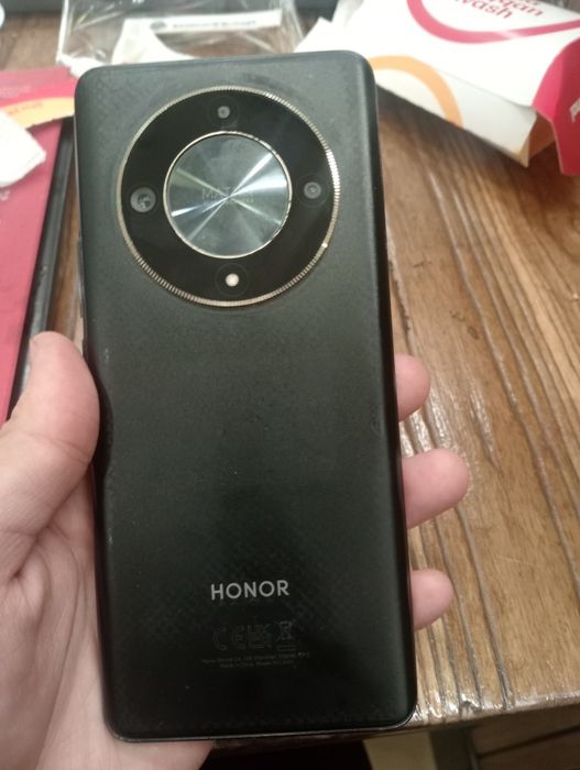 Honor x9b  12+8 256gb