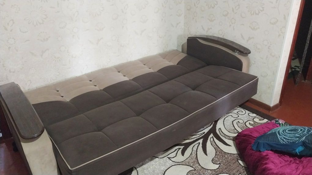 Mebel sotiladi 2 tasi 1 da