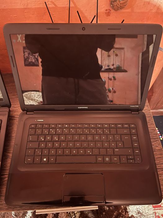 Schimb 3 leptopuri pentru piese cu unul functional.URGENT!!!