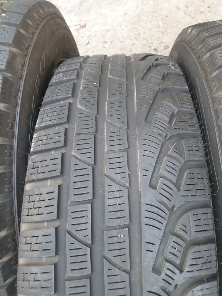 Set 4 anvelope iarna Pirelli 225 65 17 cu 4-4,5mm