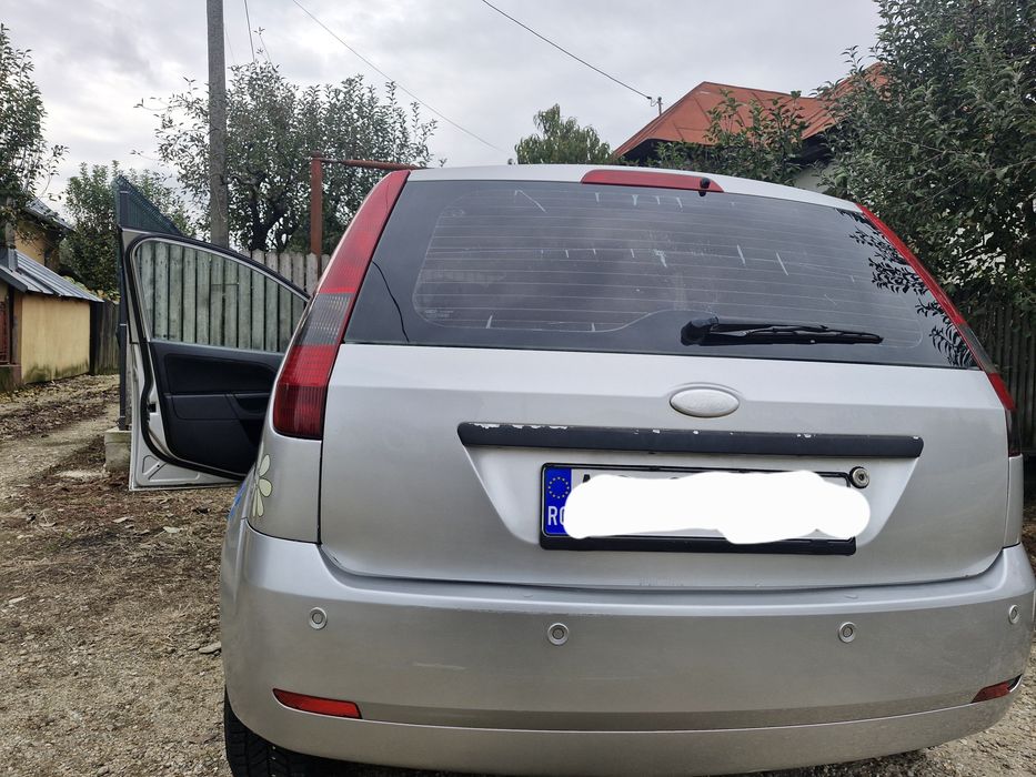 vând Ford Fiesta